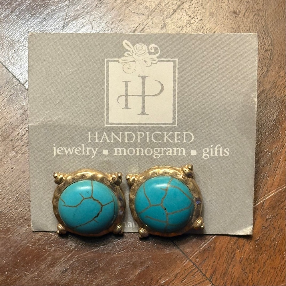 NWOT Gold Tone Faux Turquoise From A Wonderful Boutique- Handpicked—